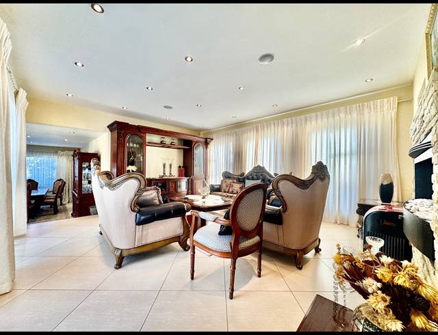 4 BEDROOM HOUSE FOR SALE IN ASPEN HILLS
